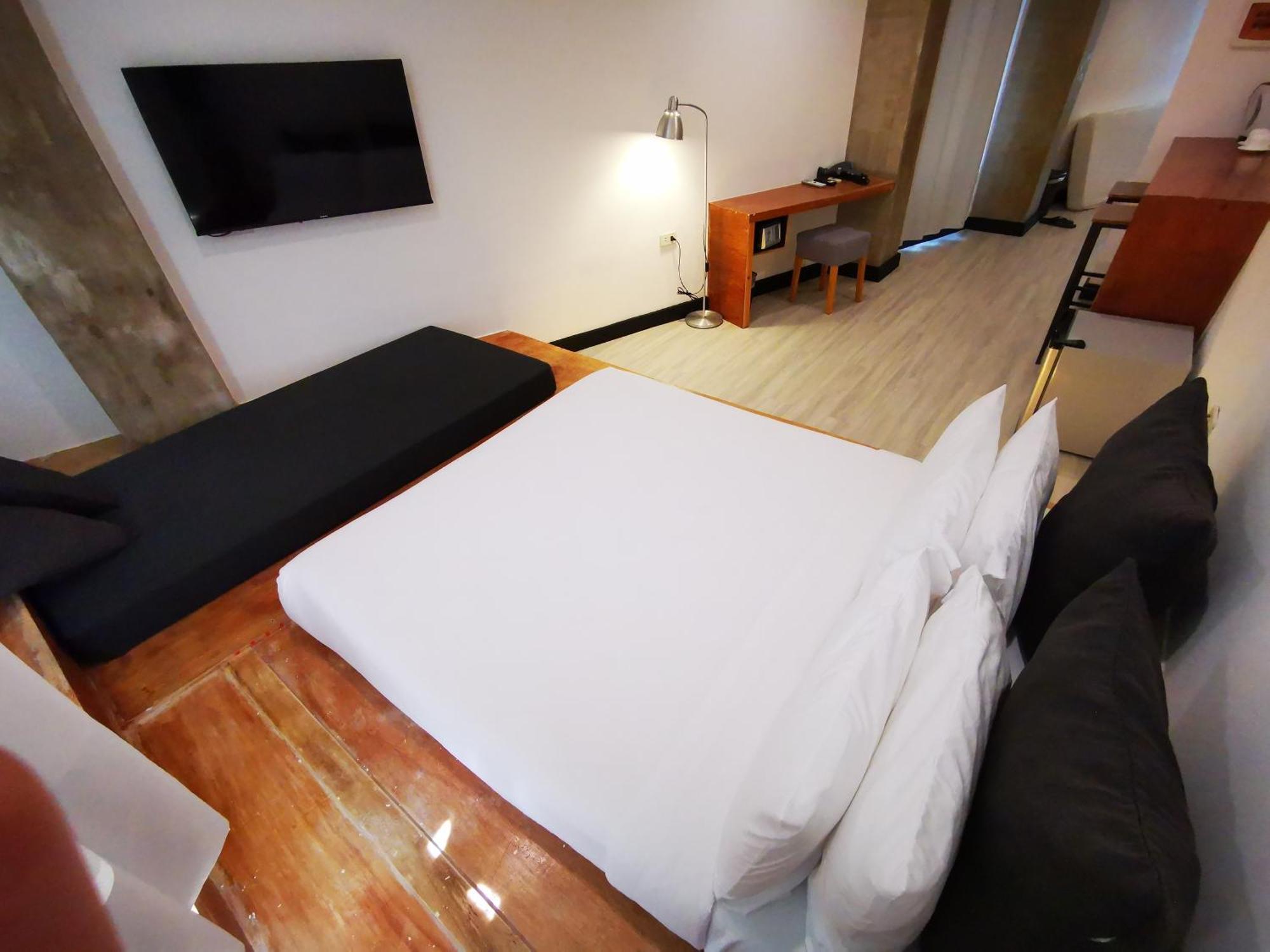 Urban Boutique Hotel Balabag  Экстерьер фото