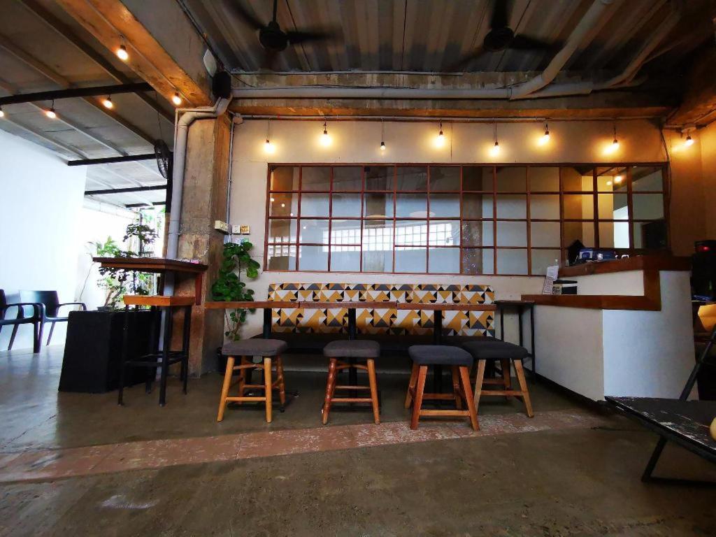 Urban Boutique Hotel Balabag  Экстерьер фото