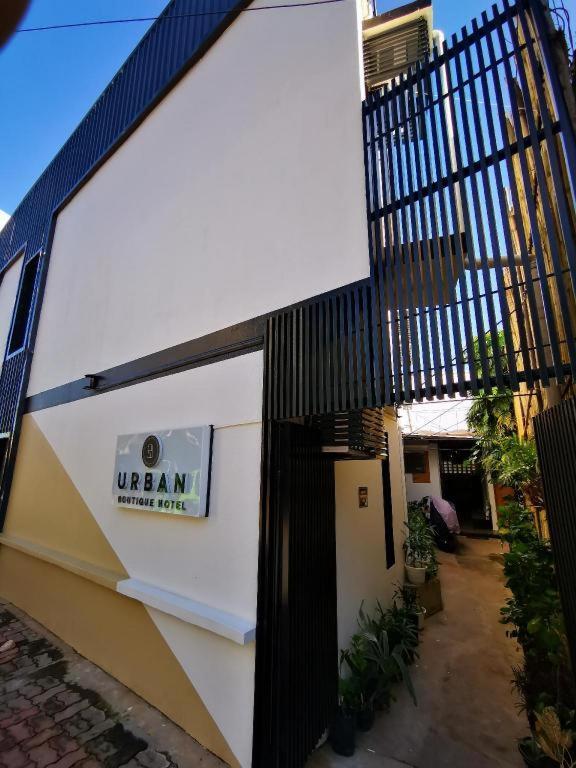 Urban Boutique Hotel Balabag  Экстерьер фото